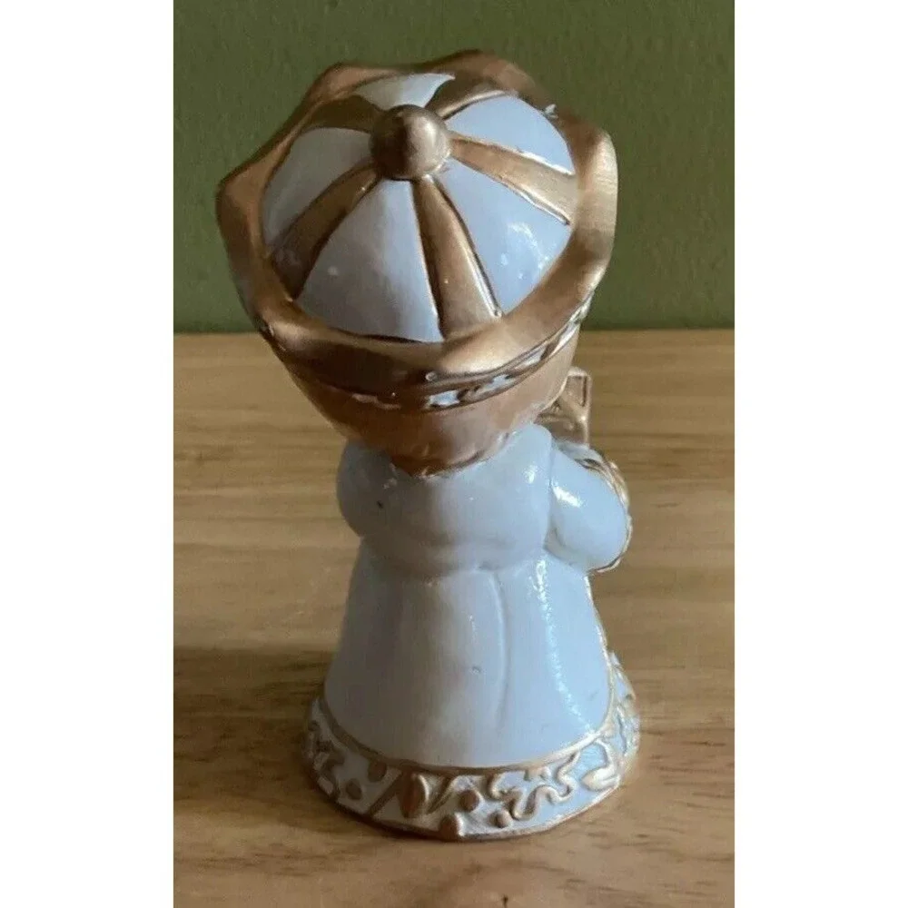 Ceramic‎ Nativity Set Small, 10 Pieces, Unbranded, White And Gold,